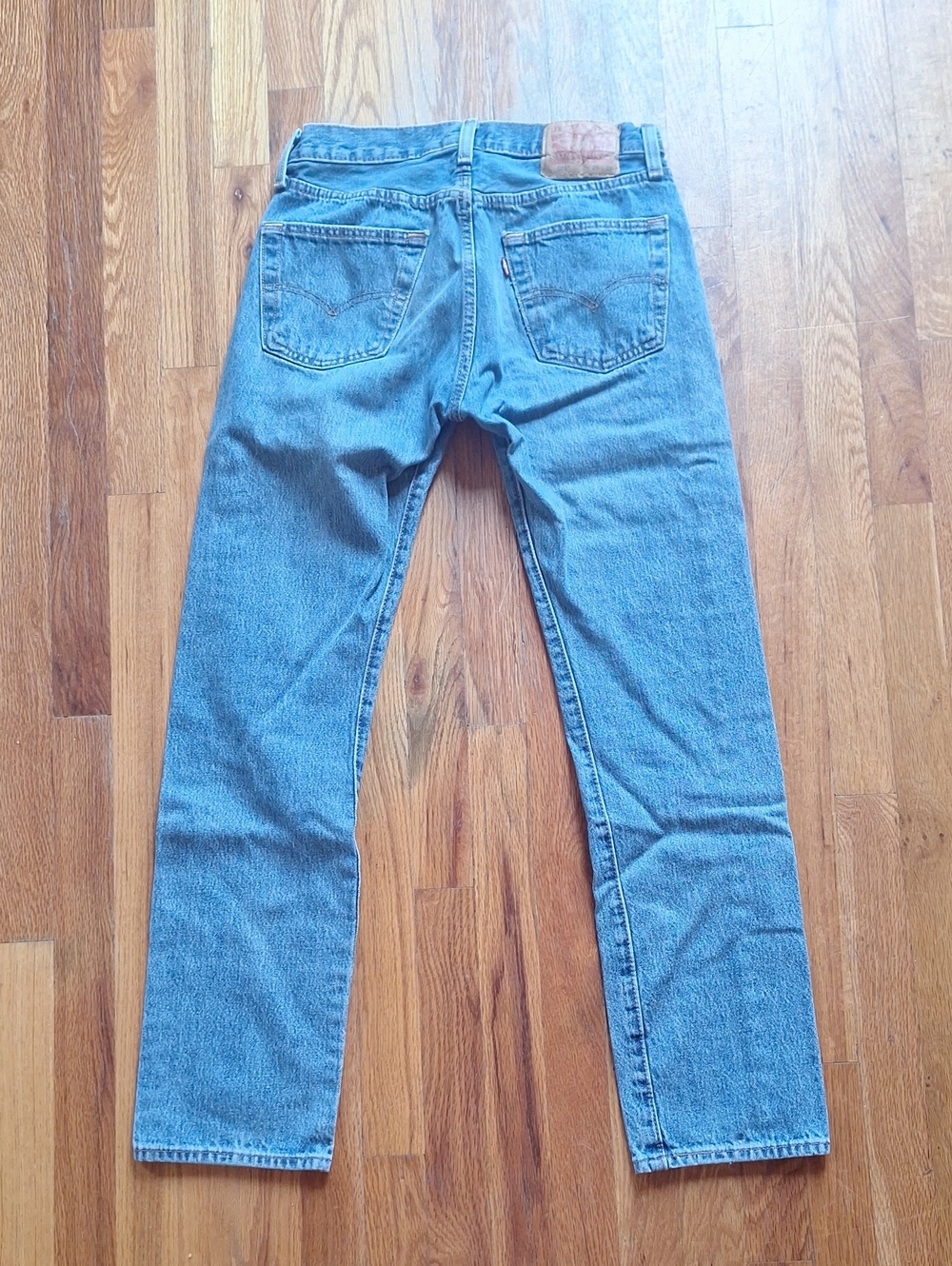 Levi's 501 W29 L32 Button Fly Medium and Dark Wash Jeans - Picture 3 of 5